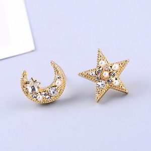 🧚🏼‍♀️Gold Tone Faux Pearl Star & Moon Earrings